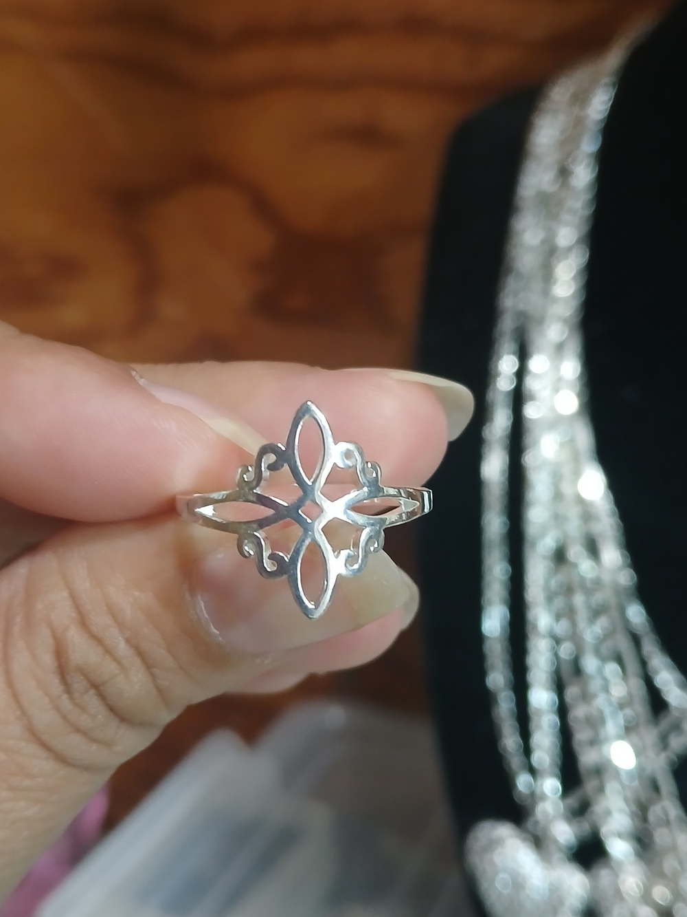 Delicate Floral Openwork Ring in Silver Tone